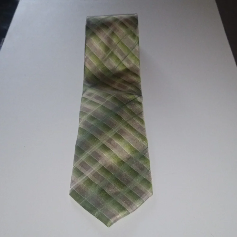 Van Heusen Olive and Taupe Plaid Tie